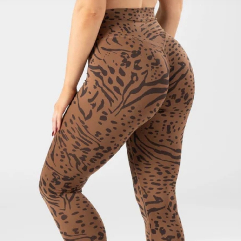 PARAGON Reluna Original Sculptseam Legging - hole on hip